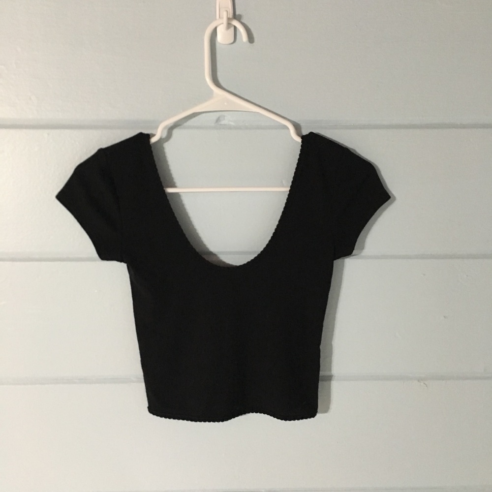 black crop top